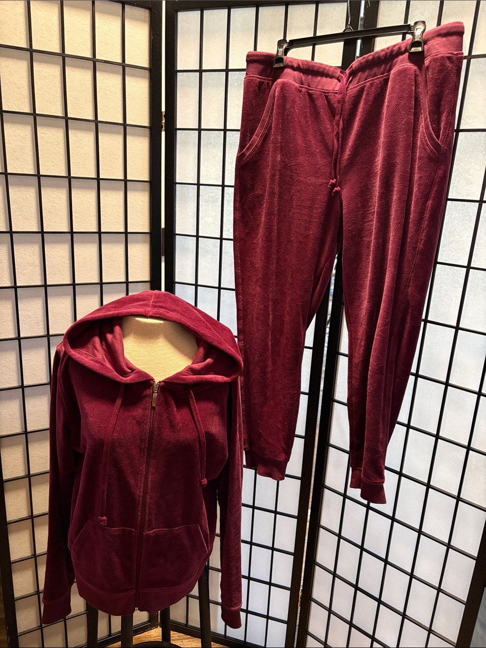 Fashion Nova Women's Velour Hoodie & Jogger Set - Burgundy